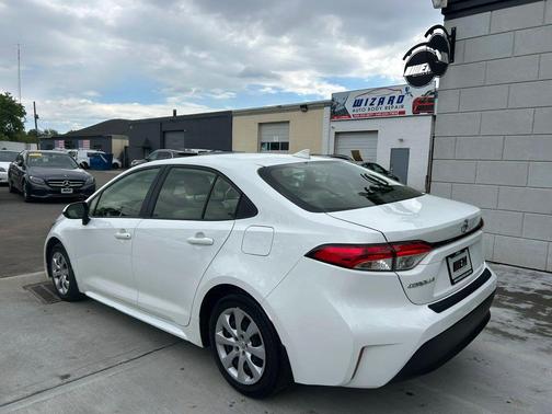 Ice Cap 2024 Toyota Corolla LE