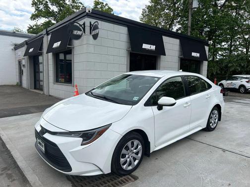Ice Cap 2024 Toyota Corolla LE