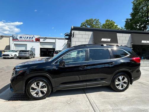 Crystal Black Silica 2023 Subaru Ascent Premium 7-Passenger