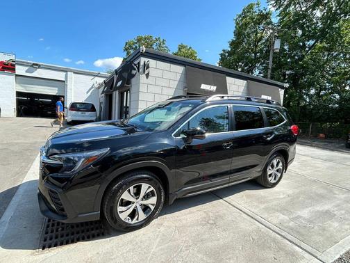 Crystal Black Silica 2023 Subaru Ascent Premium 7-Passenger