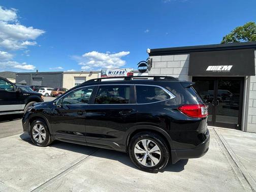 Crystal Black Silica 2023 Subaru Ascent Premium 7-Passenger