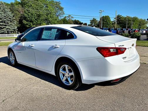2017 Chevrolet Malibu 1LS