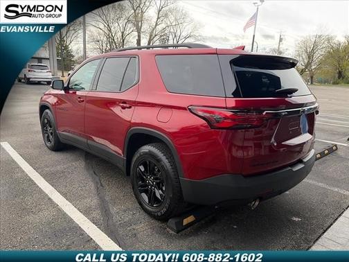 Cherry Red Tintcoat 2022 Chevrolet Traverse LT Cloth