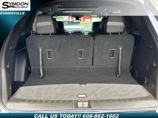 Summit White 2023 Chevrolet Traverse Premier