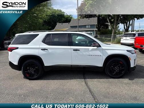 Summit White 2023 Chevrolet Traverse Premier