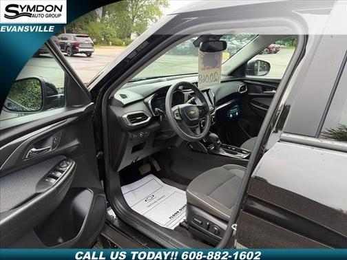 Mosaic Black Metallic 2023 Chevrolet Trailblazer LT