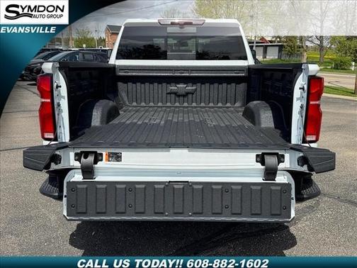 Summit White 2026 Chevrolet Silverado 2500 LT