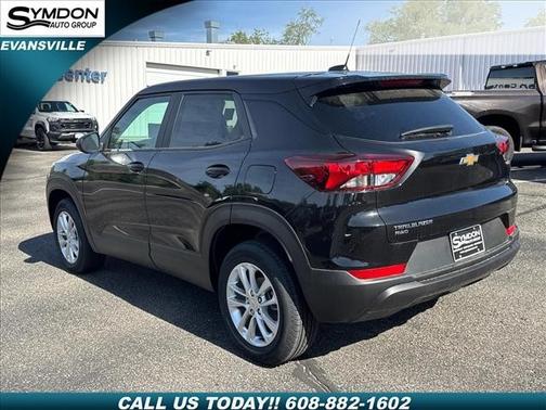 Mosaic Black Metallic 2026 Chevrolet Trailblazer LS