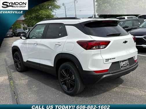 Summit White 2026 Chevrolet Trailblazer LT