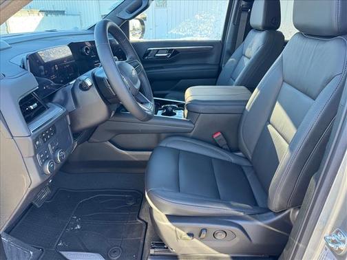 2025 Chevrolet Suburban LT