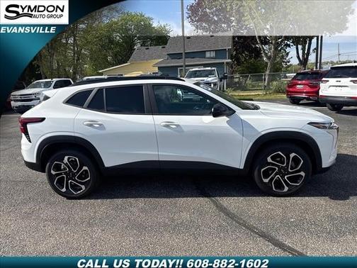 Summit White 2024 Chevrolet Trax FWD 2RS