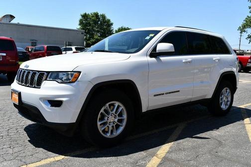 Photo 3 of 31 of 2018 Jeep Grand Cherokee Laredo
