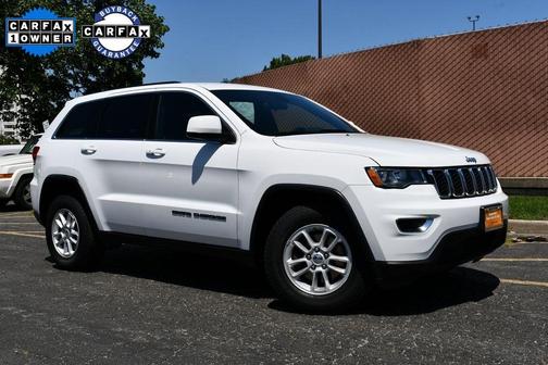 Photo 1 of 31 of 2018 Jeep Grand Cherokee Laredo