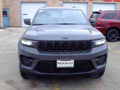 2025 Jeep Grand Cherokee Altitude