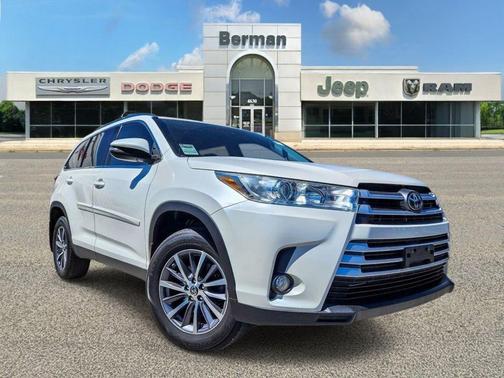 Blizzard Pearl 2019 Toyota Highlander XLE