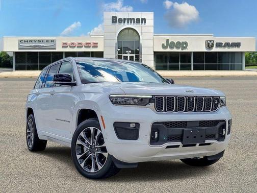 Bright White Clearcoat 2023 Jeep Grand Cherokee Overland