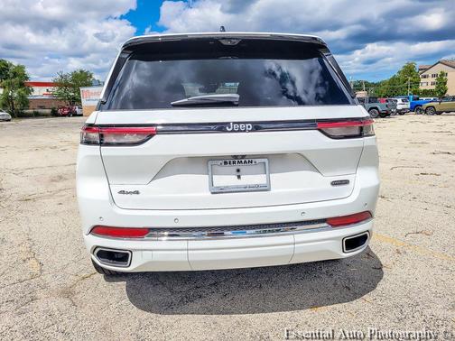 Bright White Clearcoat 2023 Jeep Grand Cherokee Overland
