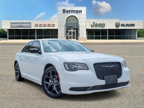 2022 Chrysler 300 Touring