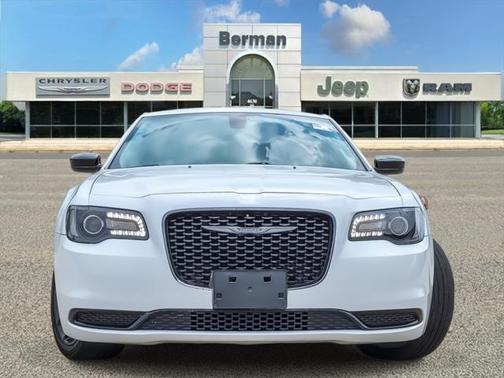 2022 Chrysler 300 Touring