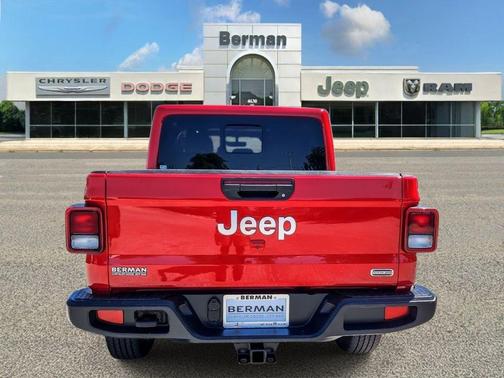 Firecracker Red Clearcoat 2021 Jeep Gladiator Overland