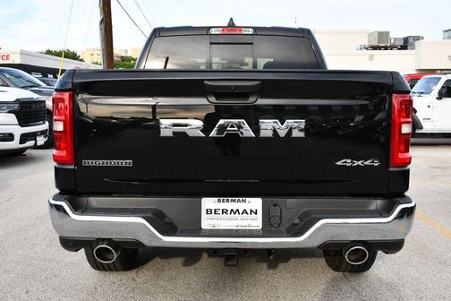 Diamond Black Crystal Pearlcoat 2026 RAM 1500 Big Horn/Lone Star