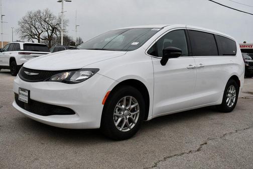 2026 Chrysler Voyager LX
