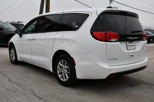 2026 Chrysler Voyager LX