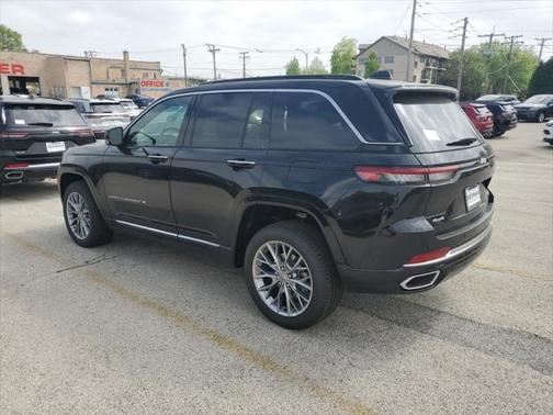 2025 Jeep Grand Cherokee Summit