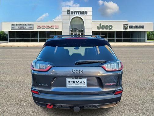 2022 Jeep Cherokee Trailhawk