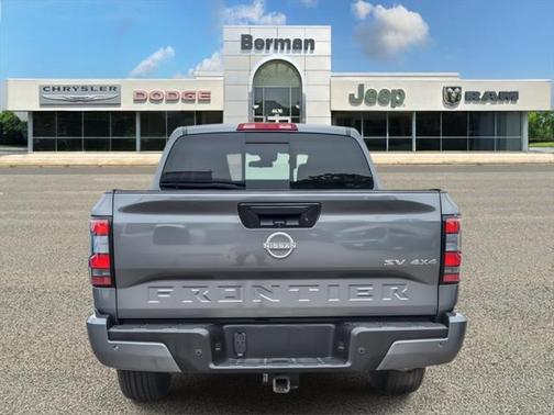 2023 Nissan Frontier SV