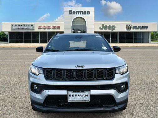 Silver Zynith Metallic Clearcoat 2026 Jeep Compass Latitude