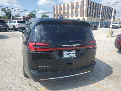 2025 Chrysler Pacifica L