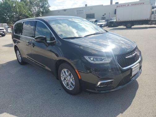2025 Chrysler Pacifica L