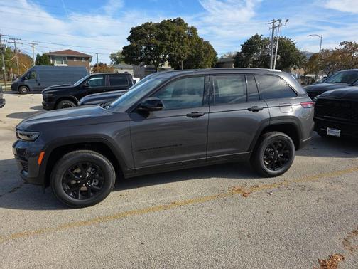 2025 Jeep Grand Cherokee Altitude