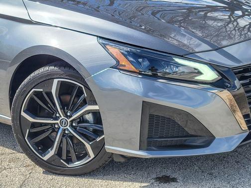 Gun Metallic 2024 Nissan Altima SR FWD