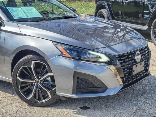 Gun Metallic 2024 Nissan Altima SR FWD