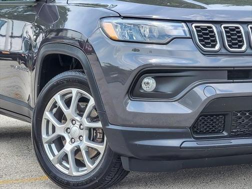 2024 Jeep Compass Latitude Lux