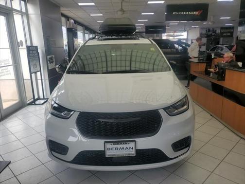 2025 Chrysler Pacifica L