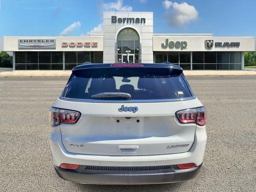 Bright White Clearcoat 2023 Jeep Compass Limited