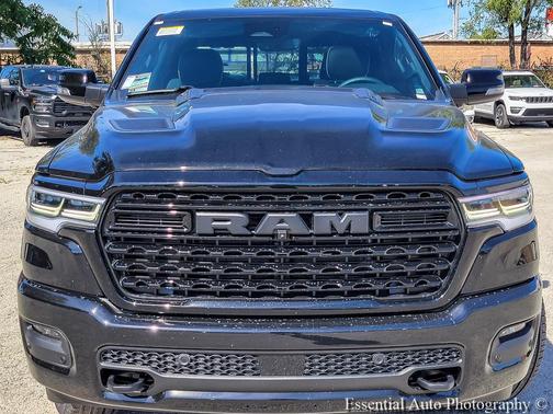 Diamond Black Crystal Pearlcoat 2027 RAM 1500 Limited