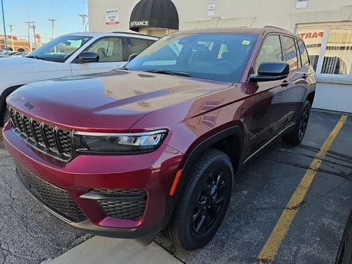 2025 Jeep Grand Cherokee Laredo