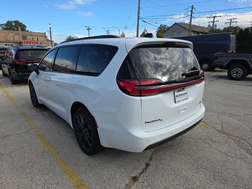 2026 Chrysler Pacifica L