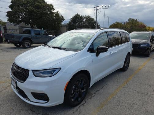 2026 Chrysler Pacifica L