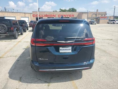 2025 Chrysler Pacifica L