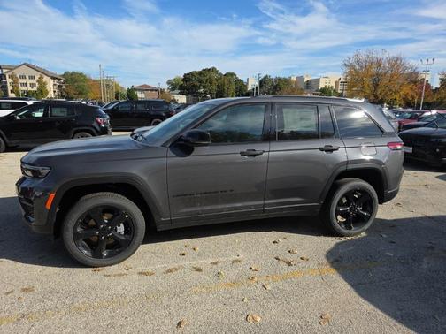 2025 Jeep Grand Cherokee Altitude