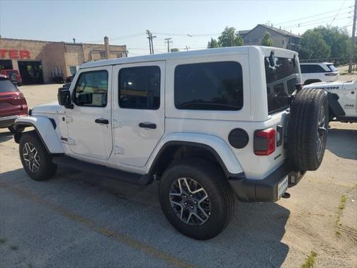 2025 Jeep Wrangler 4-Door Sahara 4x4