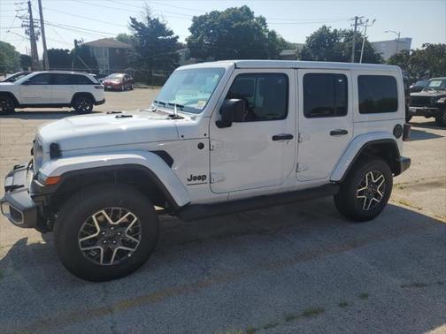 2025 Jeep Wrangler 4-Door Sahara 4x4
