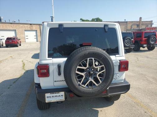 2025 Jeep Wrangler 4-Door Sahara 4x4