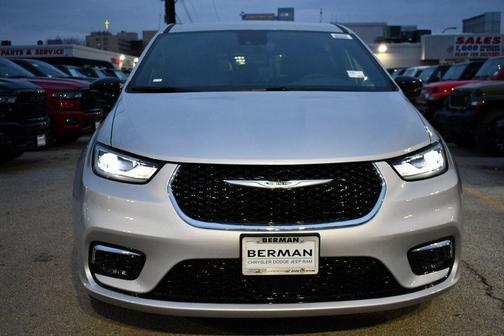 2026 Chrysler Pacifica L