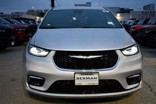 2026 Chrysler Pacifica L